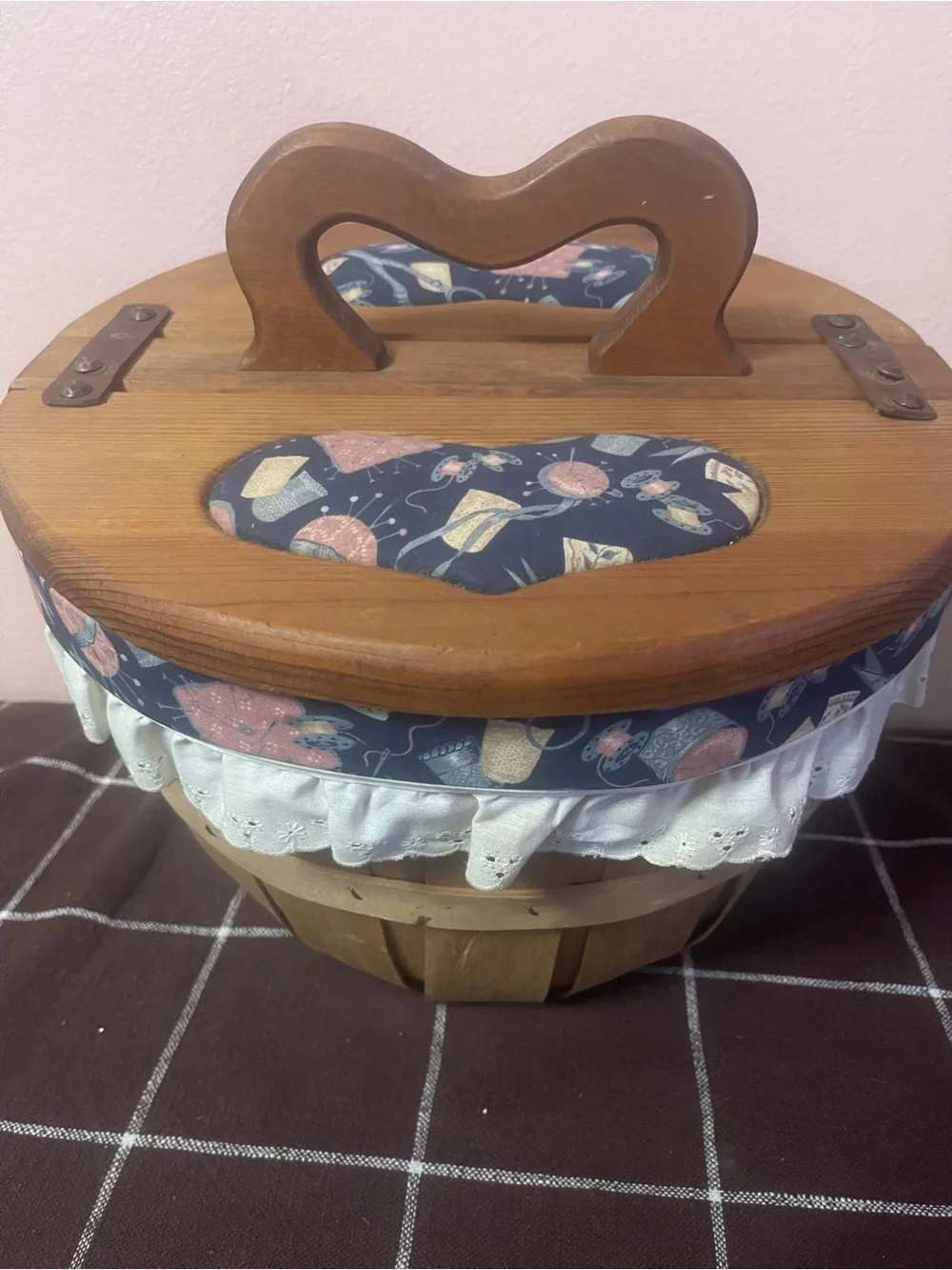 Wooden Heart Lidded Lined Sewing Picnic Basket Leather Hinges Vintage
